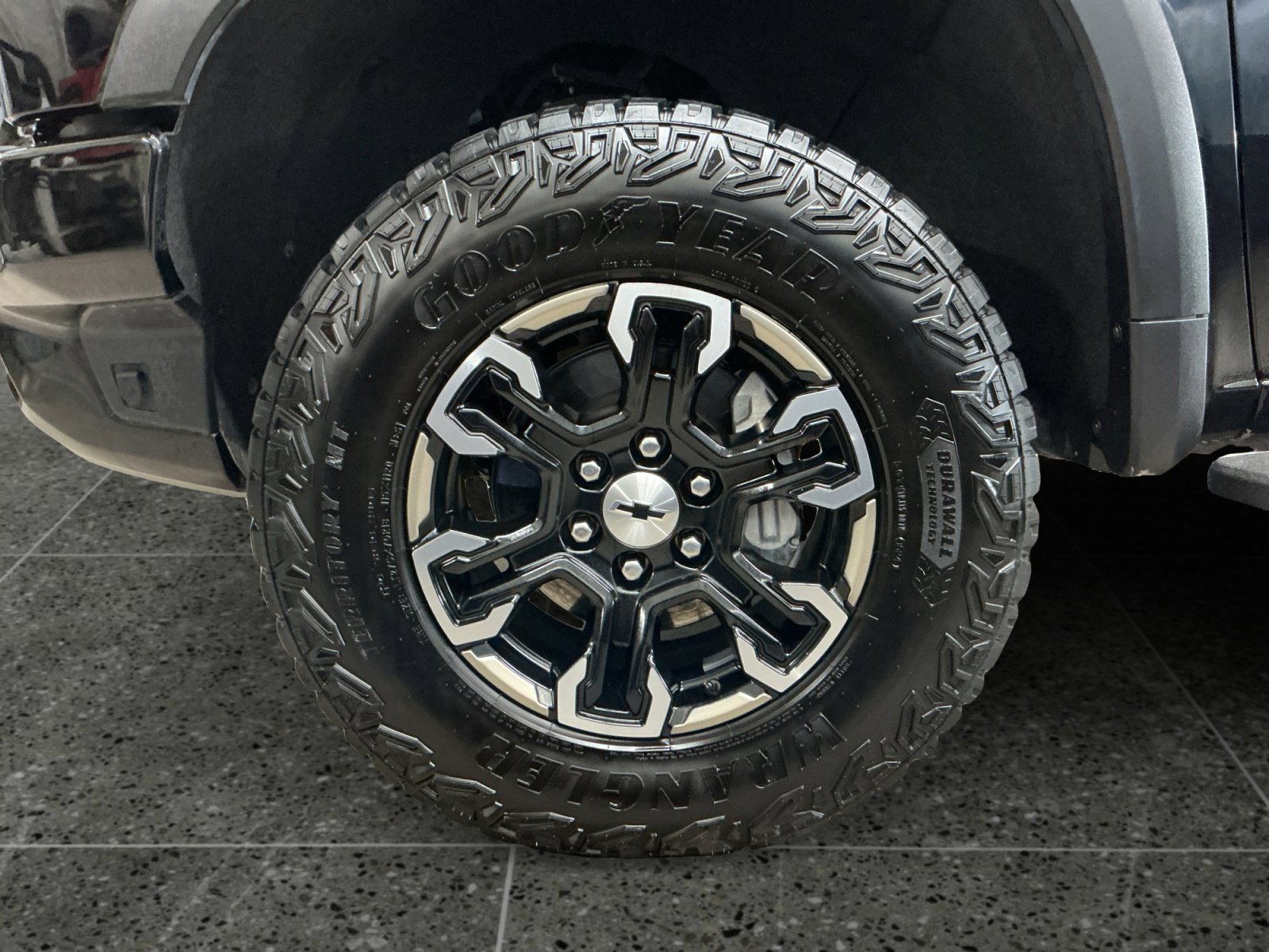 Used 2025 Chevrolet Silverado 1500 ZR2 AWD/4WD image 14