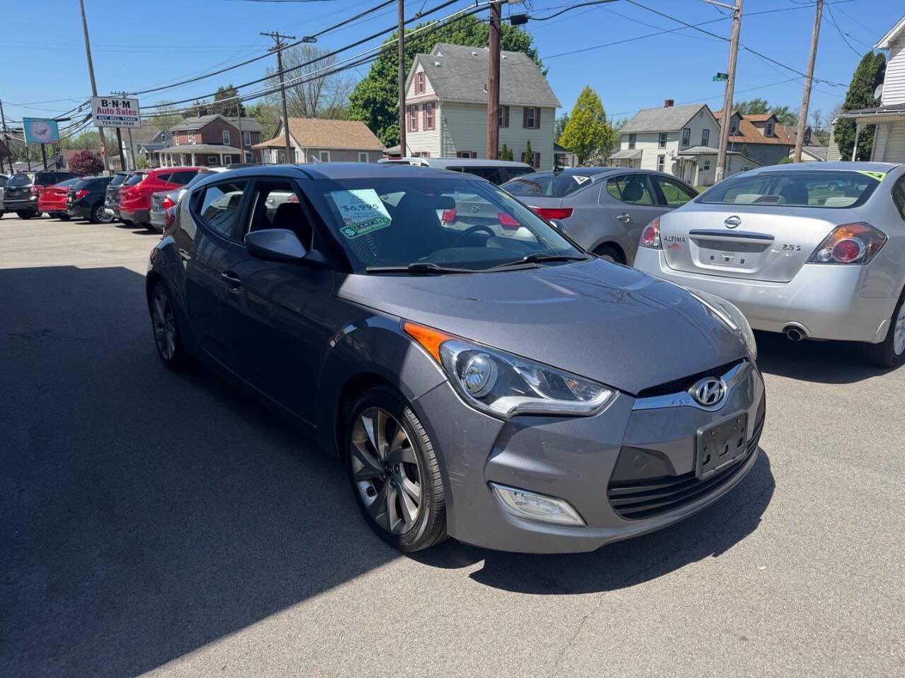Used 2017 Hyundai Veloster FWD image 6