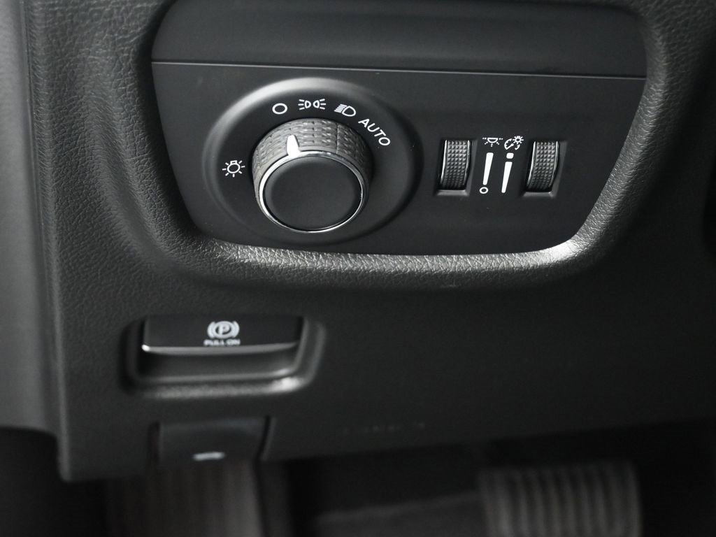 New 2025 Jeep Grand Cherokee L Laredo w/ Luxury Tech Group I image 20