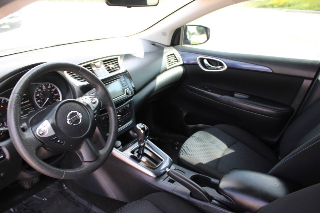 Used 2018 Nissan Sentra SR FWD image 19