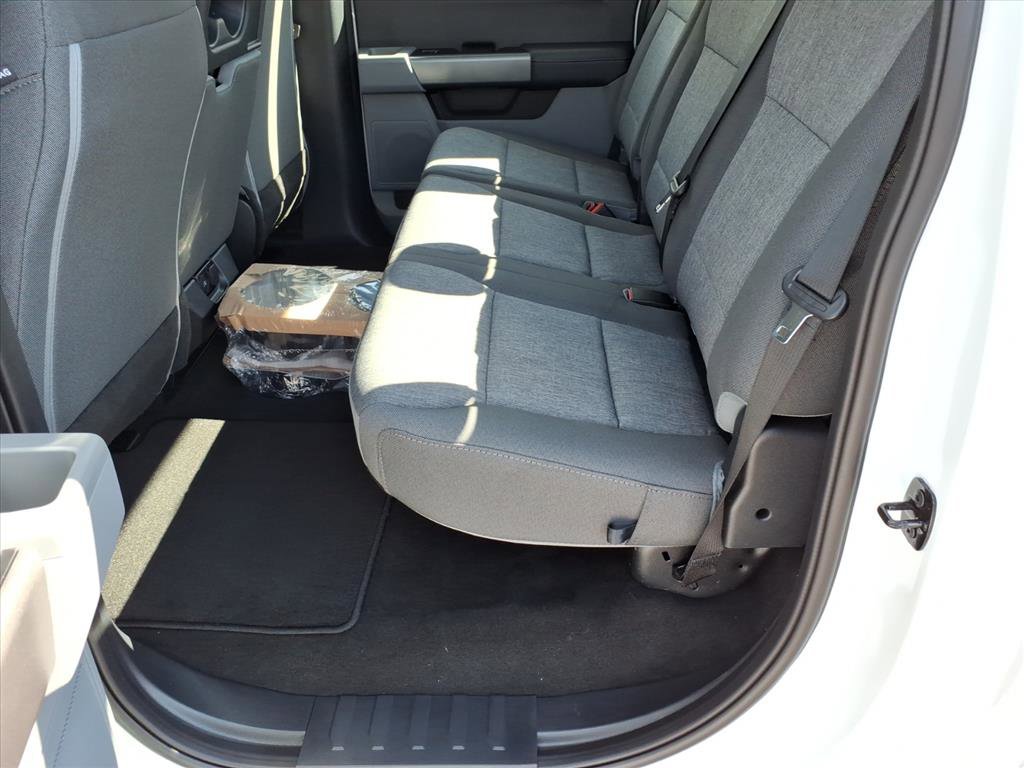New 2026 Ford F250 4x4 Crew Cab Super Duty image 7