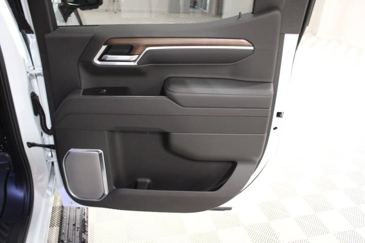 New 2026 Chevrolet Silverado 1500 High Country AWD/4WD image 31