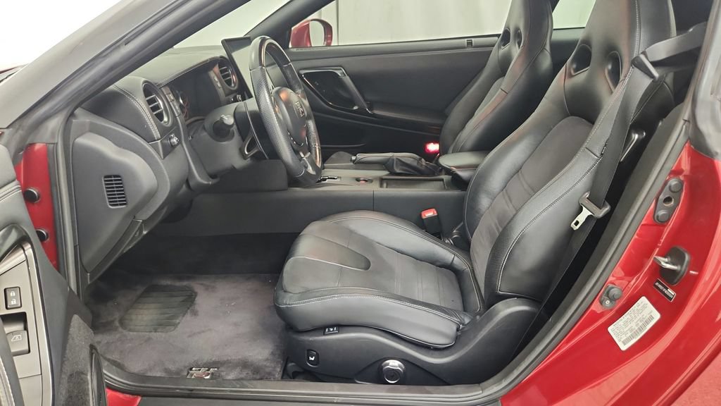 Used 2015 Nissan GT-R Premium AWD/4WD image 28