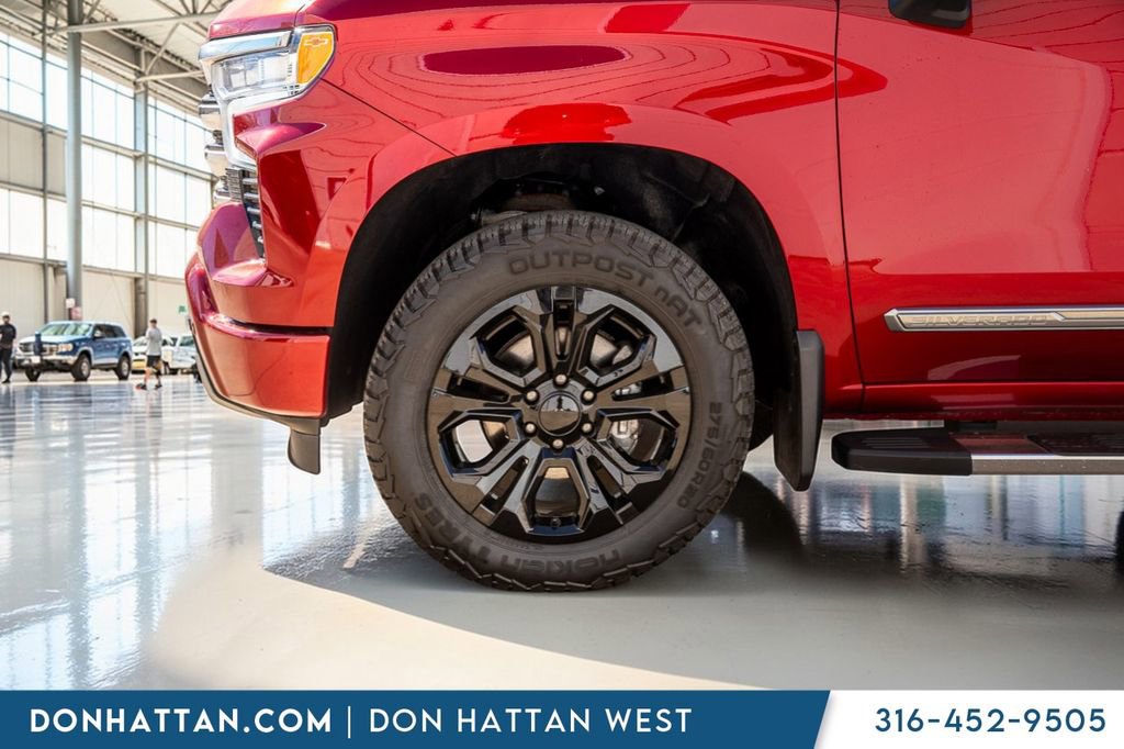 Used 2023 Chevrolet Silverado 1500 High Country w/ Z71 Off-Road Package image 38
