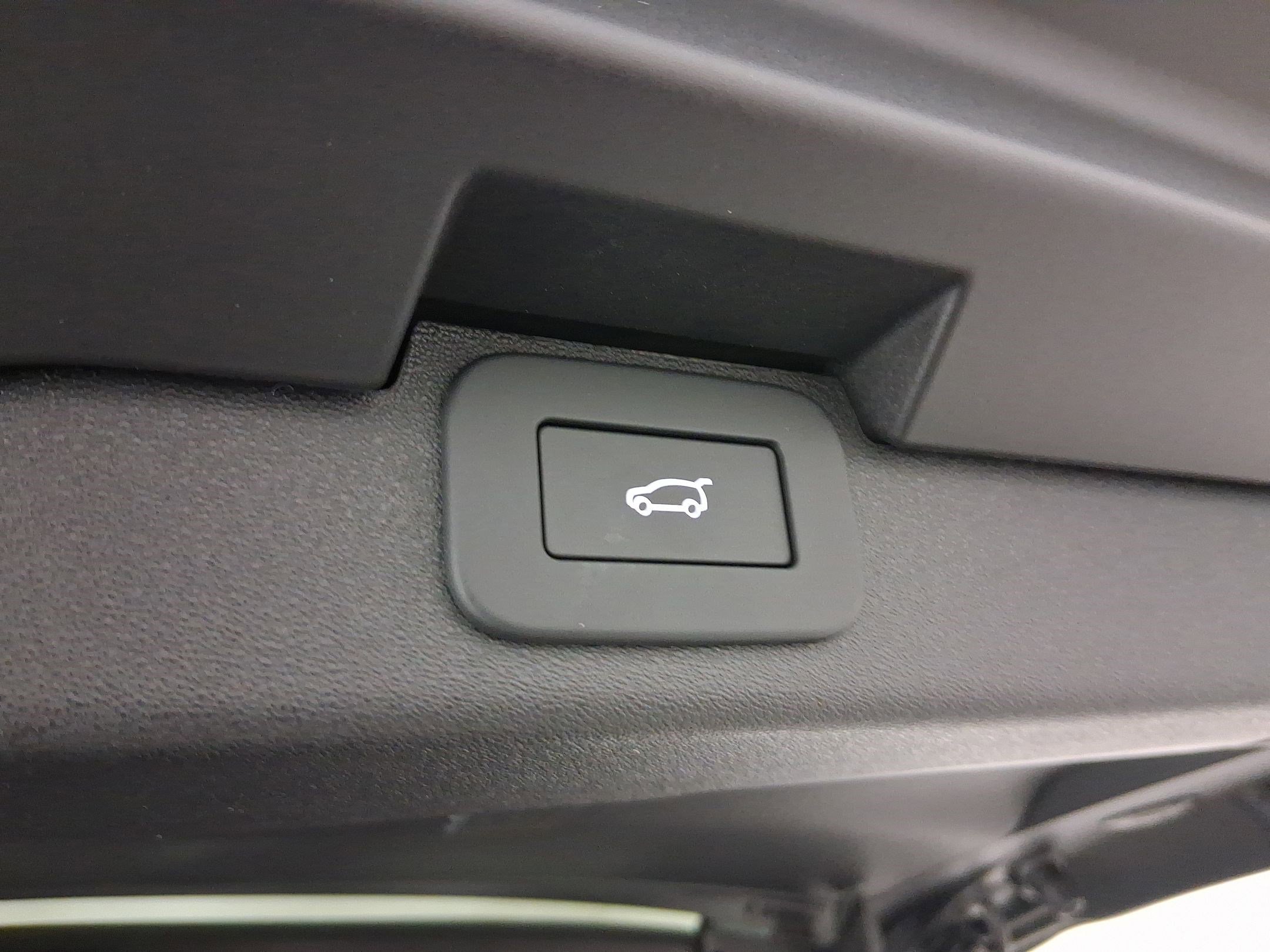 New 2026 Land Rover Discovery Limited Edition image 30