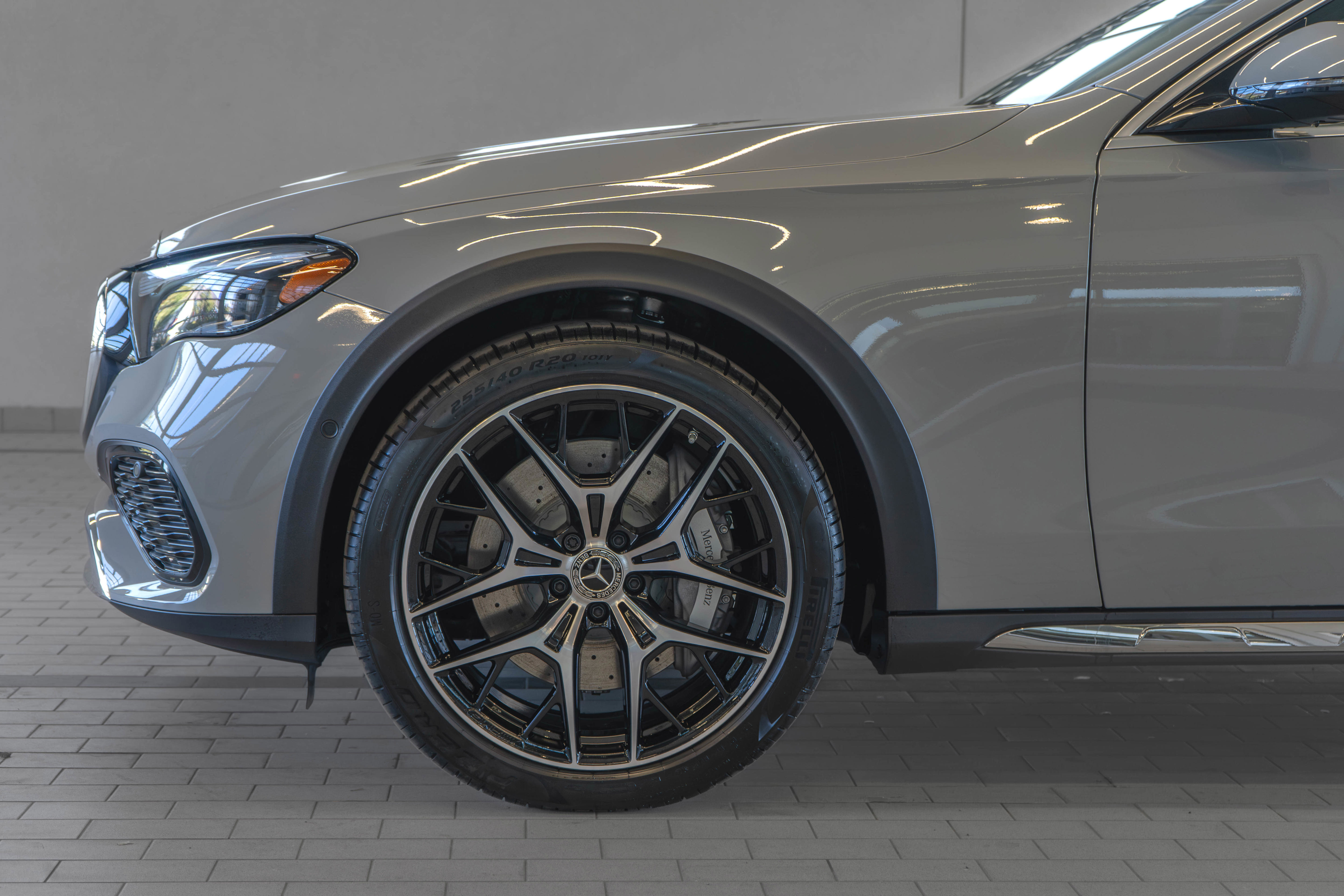 New 2025 Mercedes-Benz E 450 4MATIC All-Terrain Wagon image 4