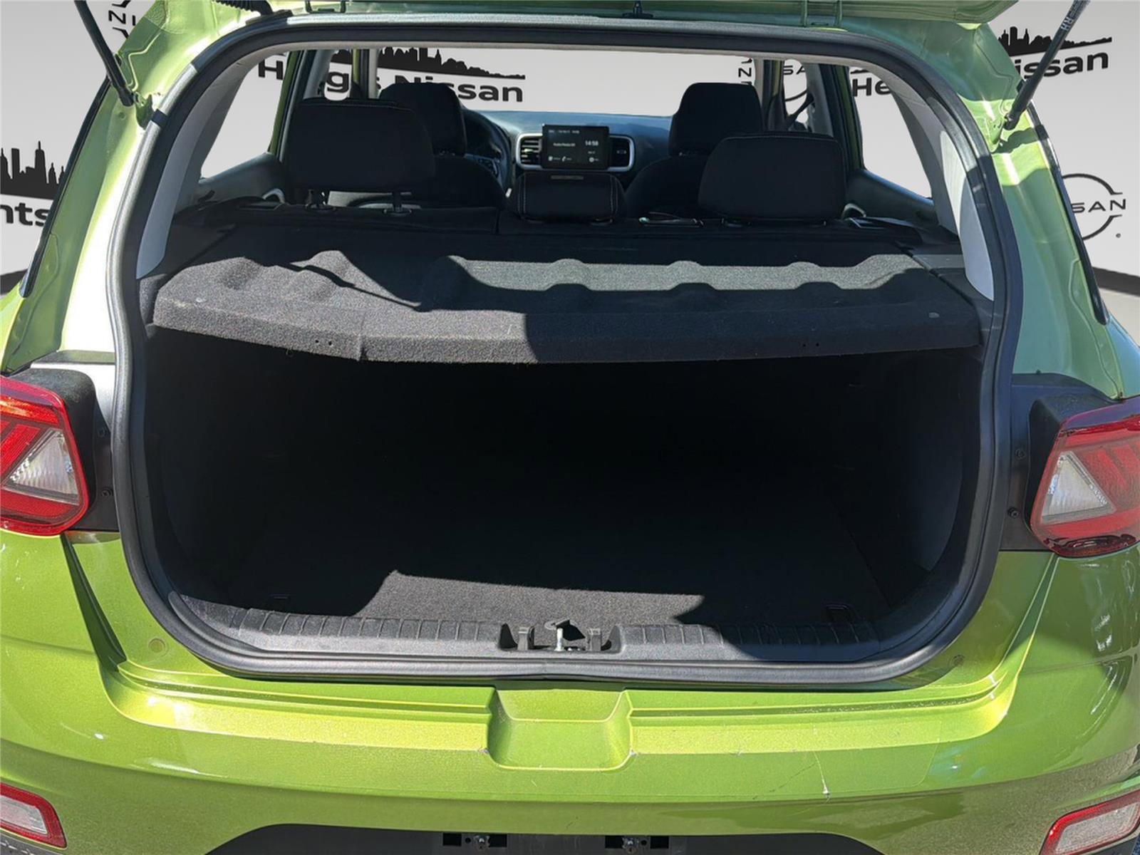 Used 2020 Hyundai Venue SEL FWD image 23