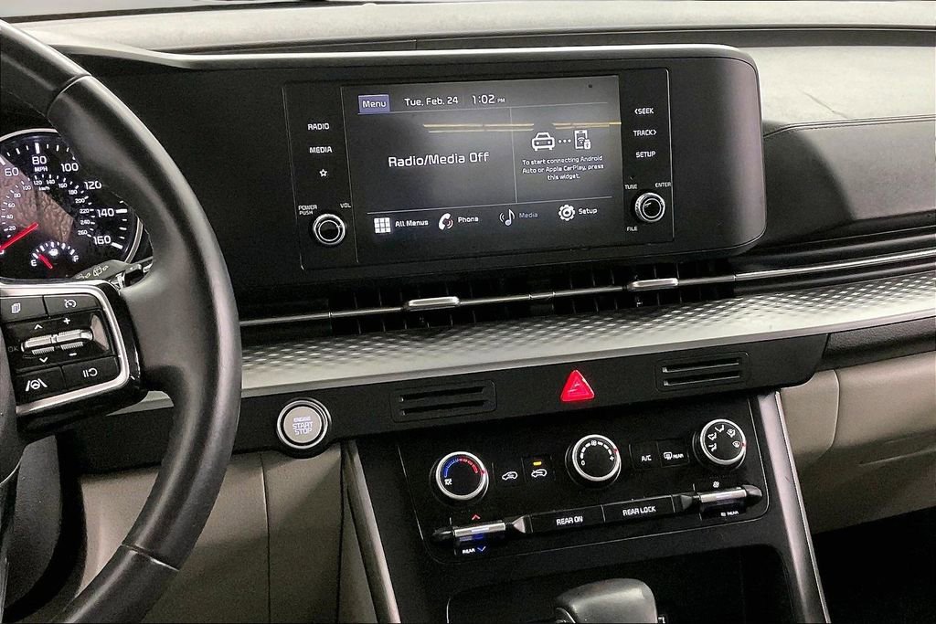 Used 2022 Kia Carnival LX w/ Paint Protection Package FWD image 9