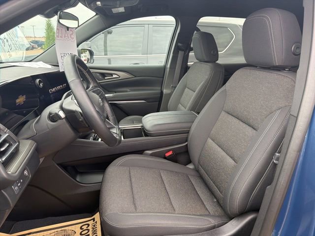 Used 2025 Chevrolet Traverse LT w/ Midnight/Sport Edition FWD image 8
