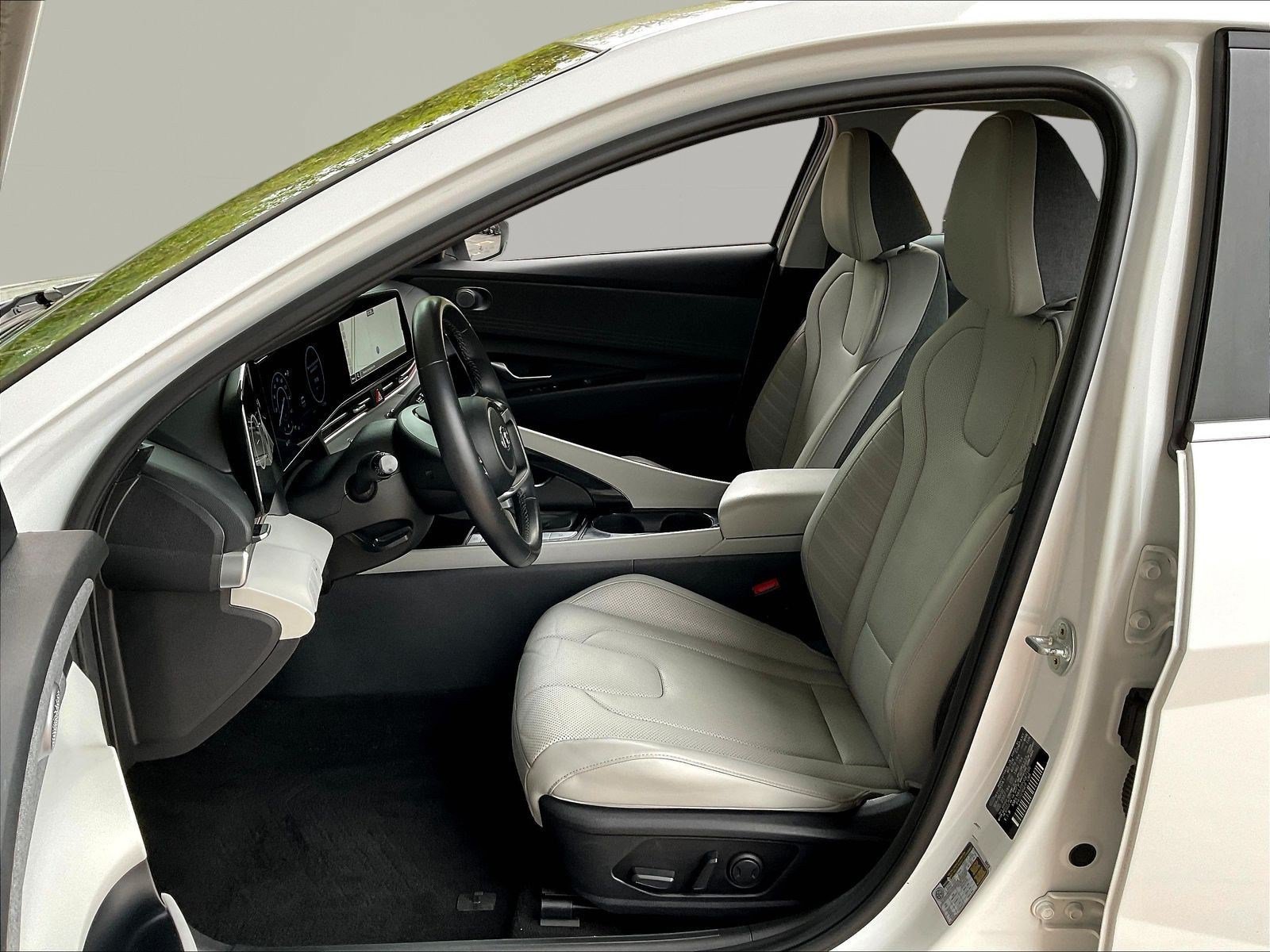 Used 2023 Hyundai Elantra Limited FWD image 19