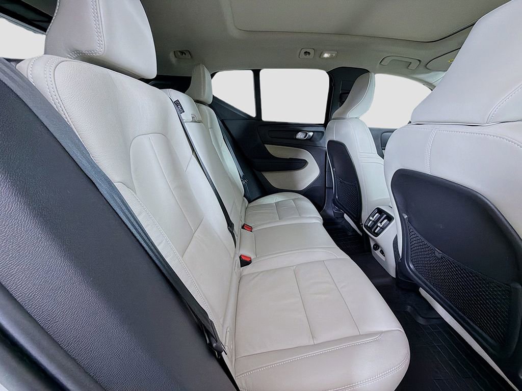 Used 2023 Volvo XC40 B5 Plus w/ Driver Assist Package image 26