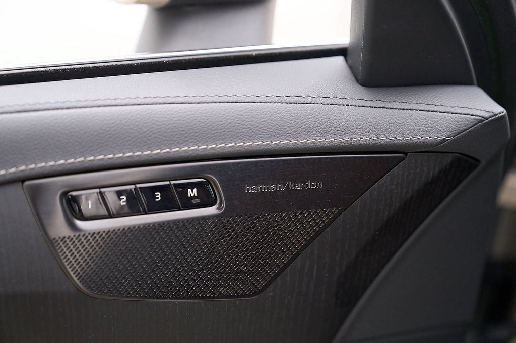 Certified 2023 Volvo XC90 B6 Ultimate AWD/4WD image 12
