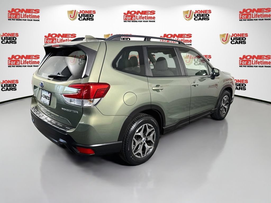 Used 2021 Subaru Forester Premium AWD/4WD image 16