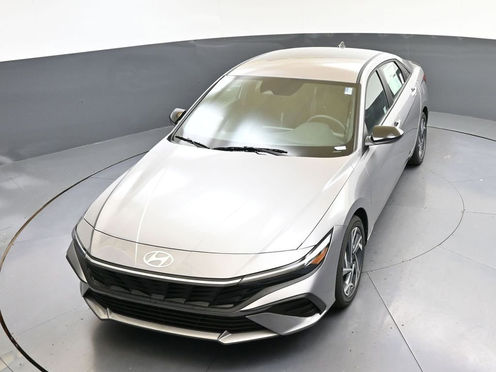 Certified 2025 Hyundai Elantra Sport FWD image 35