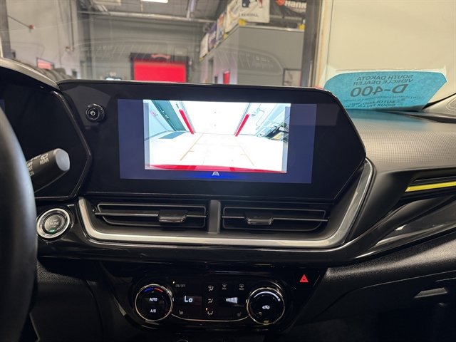 Used 2024 Chevrolet Trax ACTIV w/ Sunroof Package FWD image 23