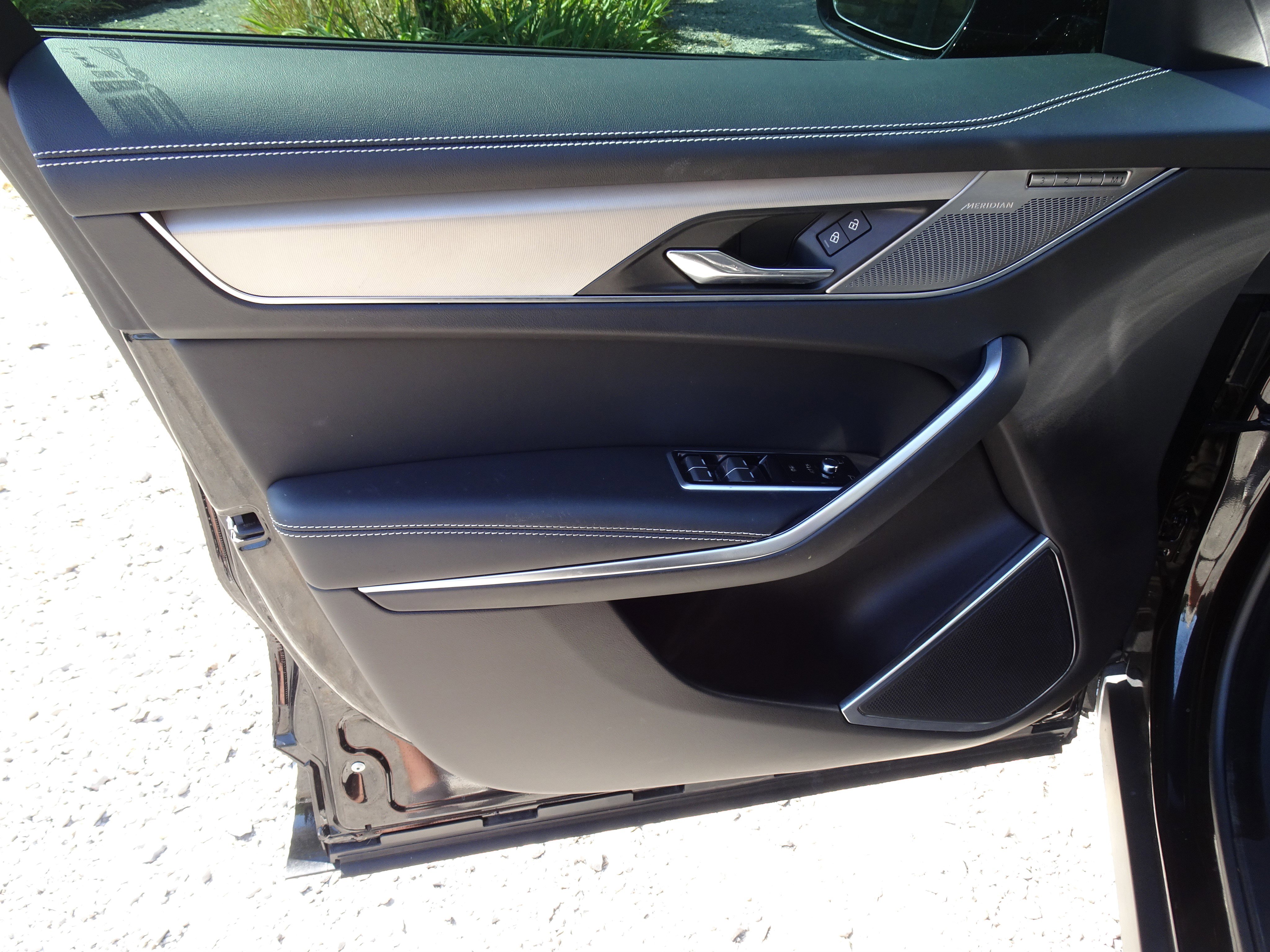 Certified 2025 Jaguar F-PACE R-Dynamic S image 16