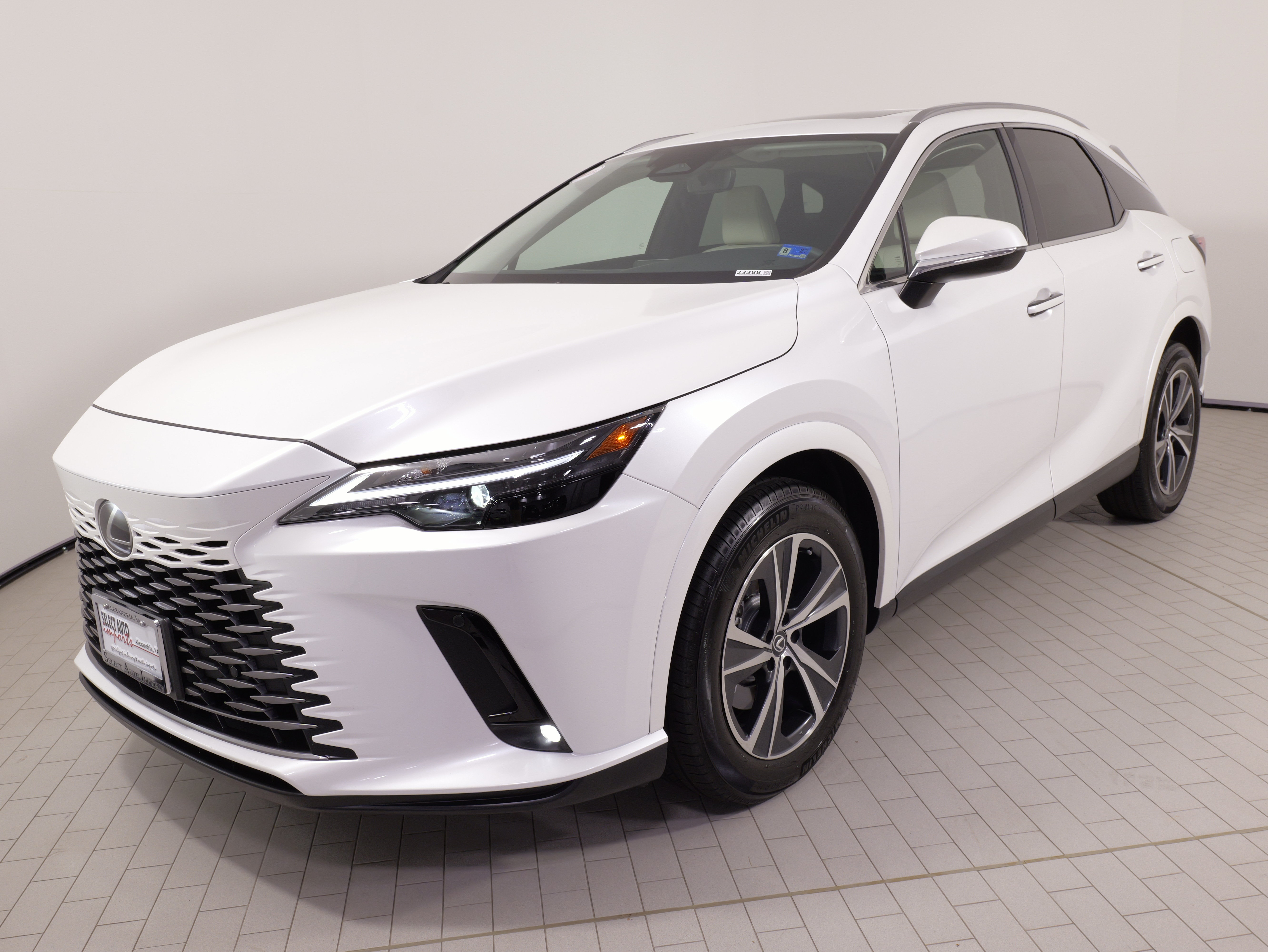 Used 2024 Lexus RX 350 Premium w/ Cold Area Package AWD/4WD image 4