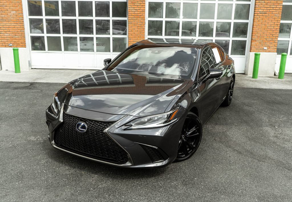 Used 2022 Lexus ES 300h F Sport w/ Accessory Package 2 FWD image 2