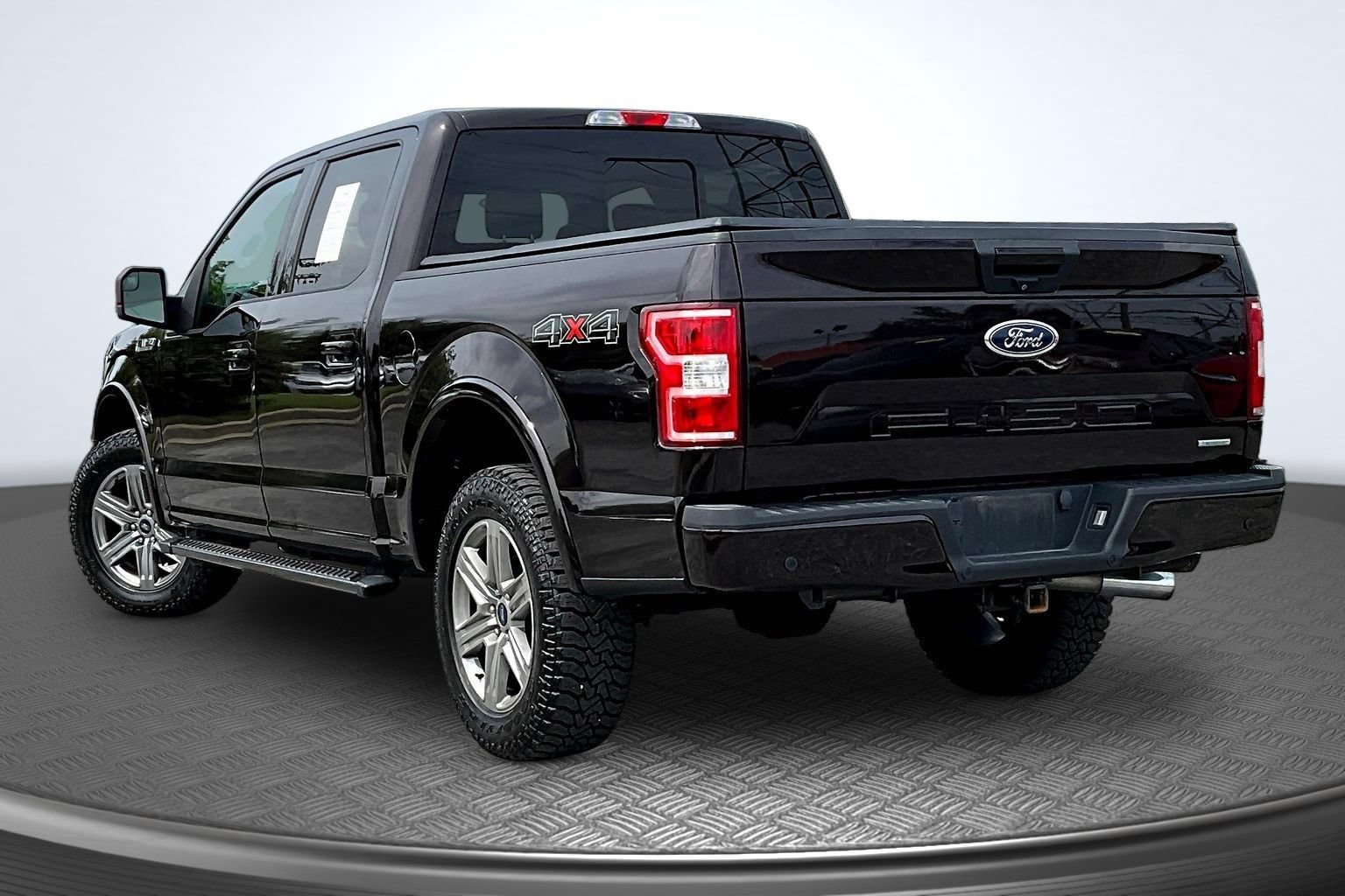 Used 2018 Ford F150 XLT w/ Equipment Group 302A Luxury AWD/4WD image 3