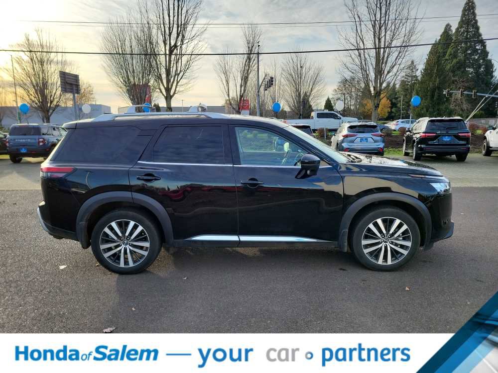 Used 2022 Nissan Pathfinder Platinum w/ Cargo Package image 23