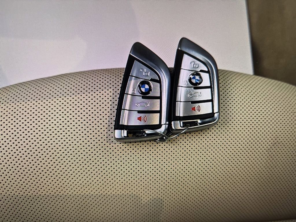 Used 2023 BMW M850i xDrive Coupe image 16