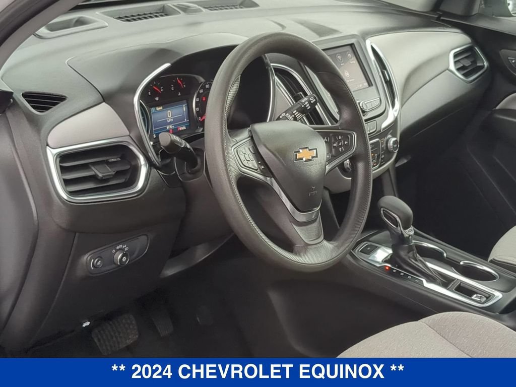 Used 2024 Chevrolet Equinox LS w/ LS Convenience Package AWD/4WD image 11