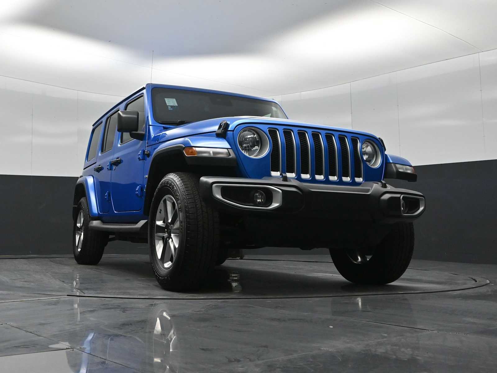 Used 2023 Jeep Wrangler Sahara w/ Safety Group image 19