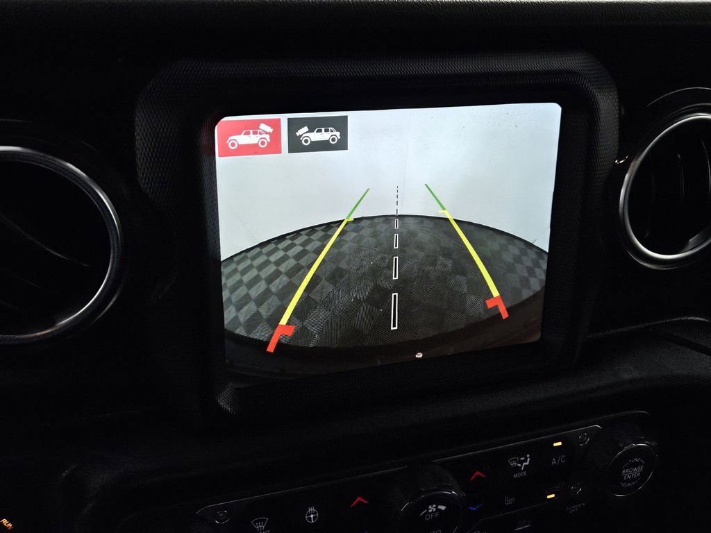 Used 2022 Jeep Wrangler Unlimited Rubicon w/ Xtreme Recon 35" Tire Package AWD/4WD image 16