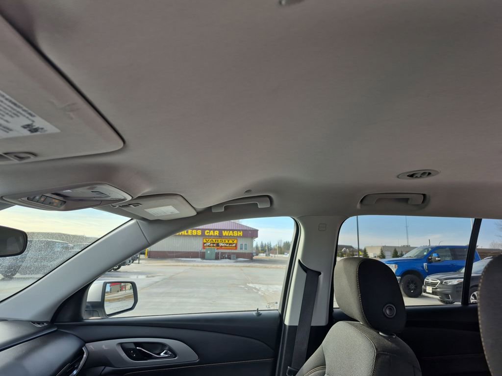 Used 2021 Chevrolet Traverse LT image 21