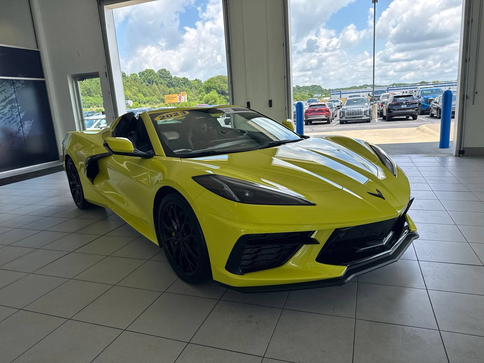 Used 2023 Chevrolet Corvette Stingray Premium Conv w/ Battery Protection Package RWD image 3