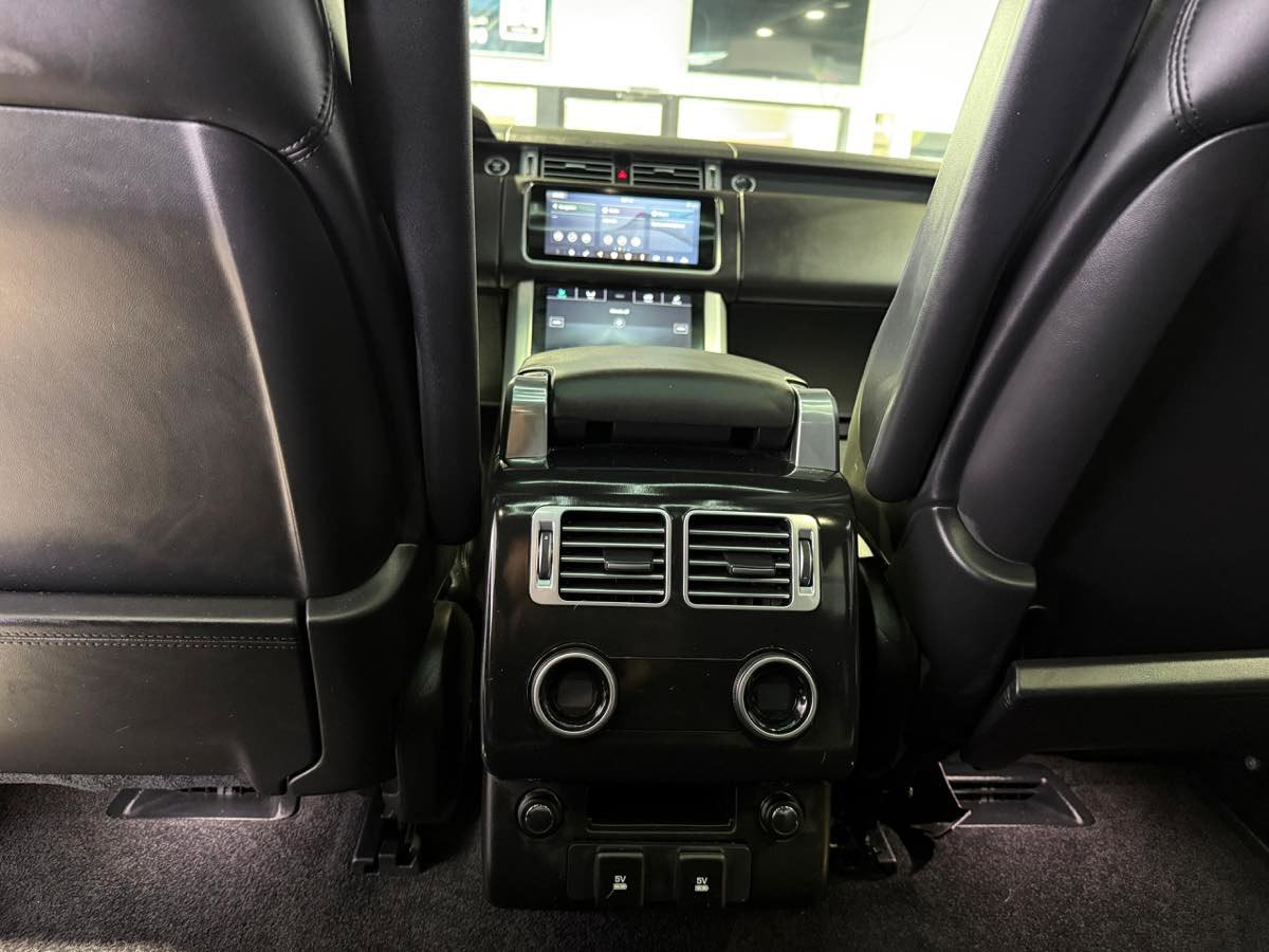 Used 2019 Land Rover Range Rover HSE AWD/4WD image 32