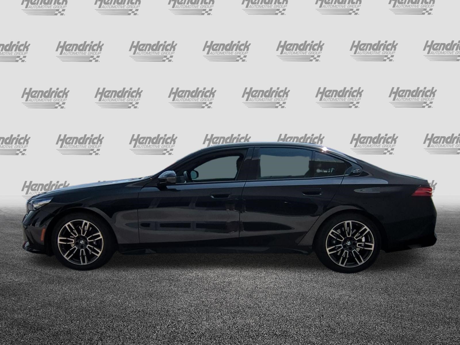 Used 2024 BMW 530i xDrive w/ Executive Package AWD/4WD image 7