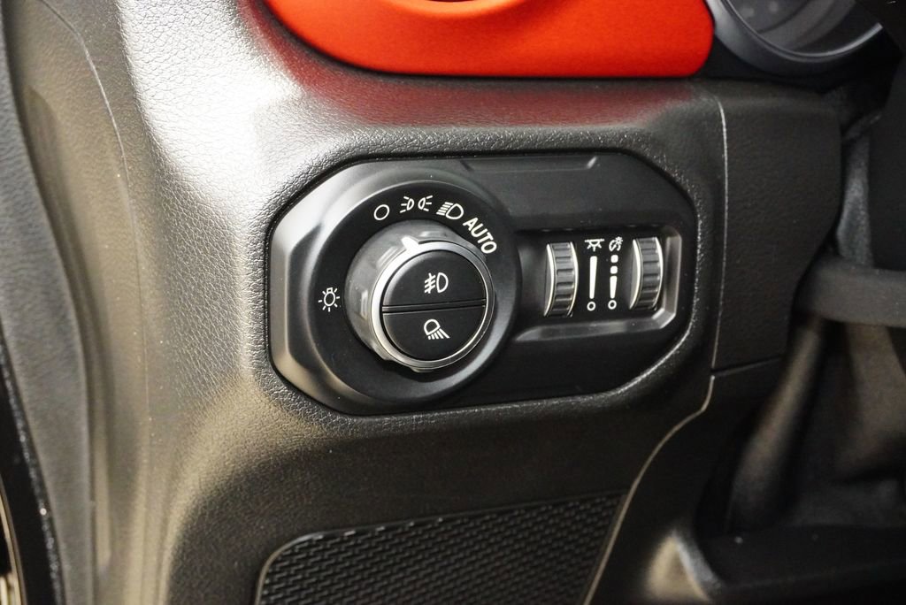 Used 2020 Jeep Gladiator Rubicon AWD/4WD image 27