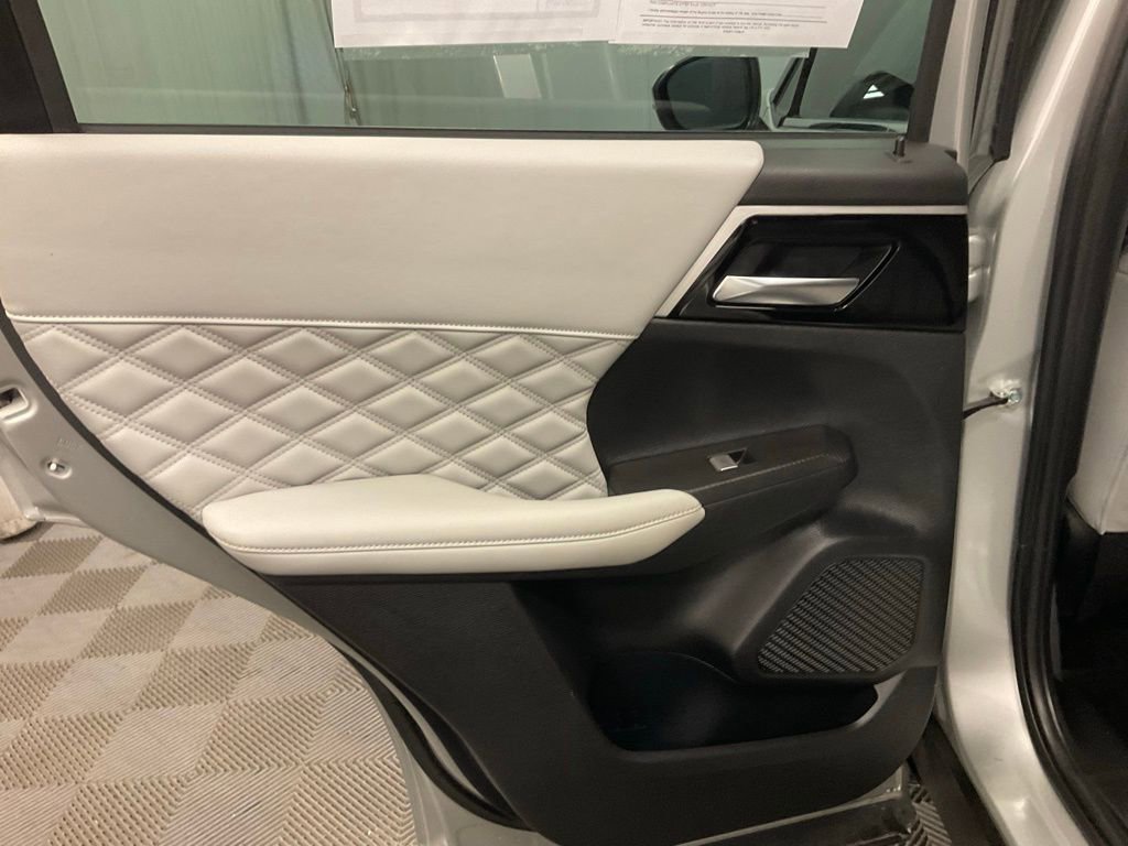 Used 2022 Mitsubishi Outlander SEL AWD/4WD image 29