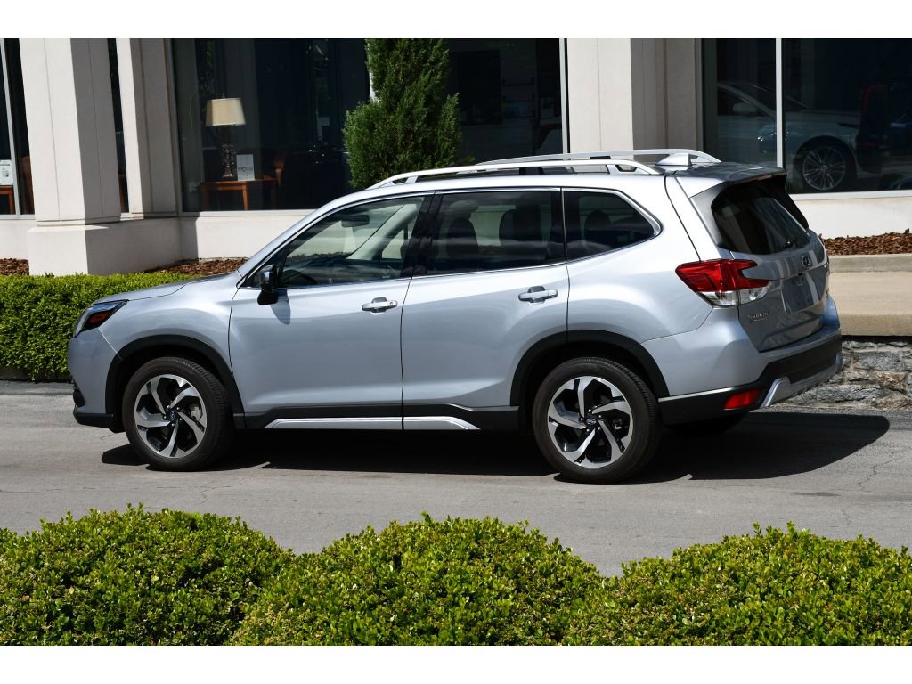 Used 2023 Subaru Forester Touring AWD/4WD image 7