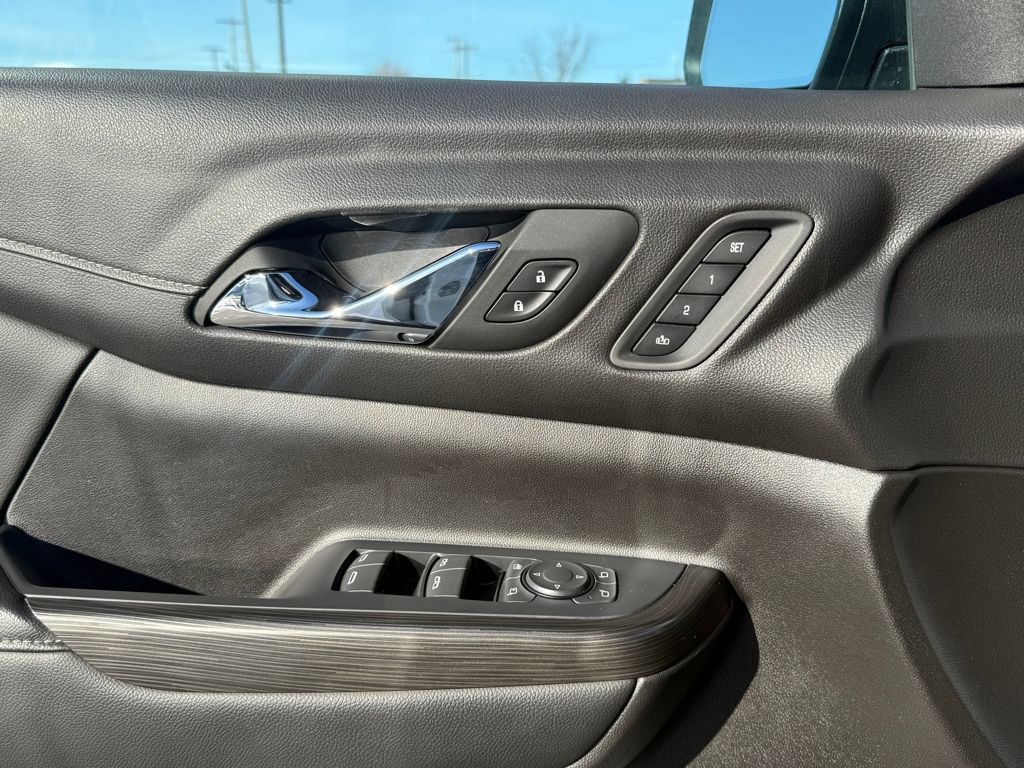 Used 2022 GMC Acadia SLT image 16