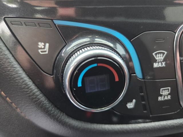 Used 2023 Chevrolet Equinox Premier FWD image 17