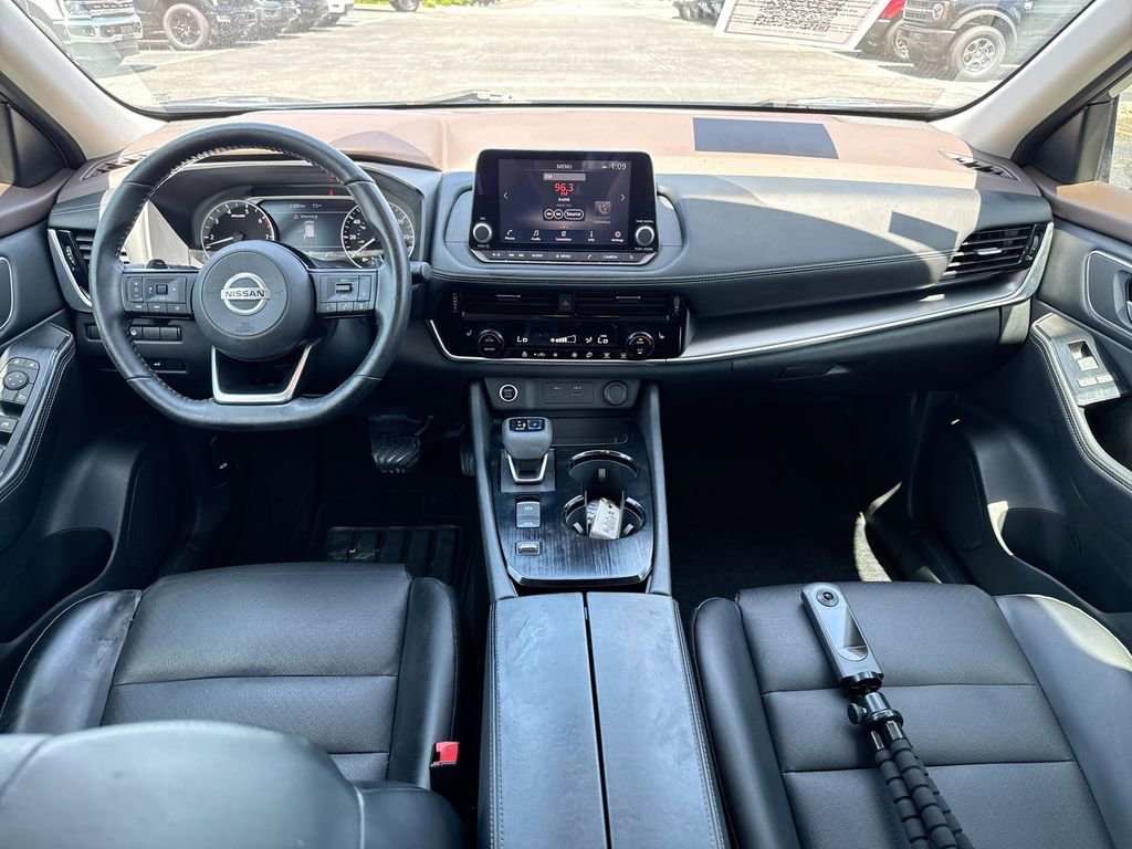 Used 2021 Nissan Rogue SV w/ Premium Package FWD image 10