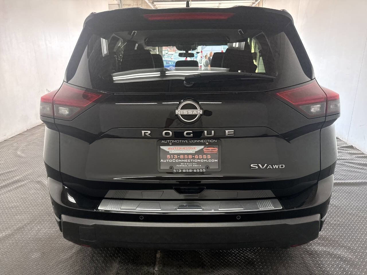 Used 2024 Nissan Rogue SV image 4
