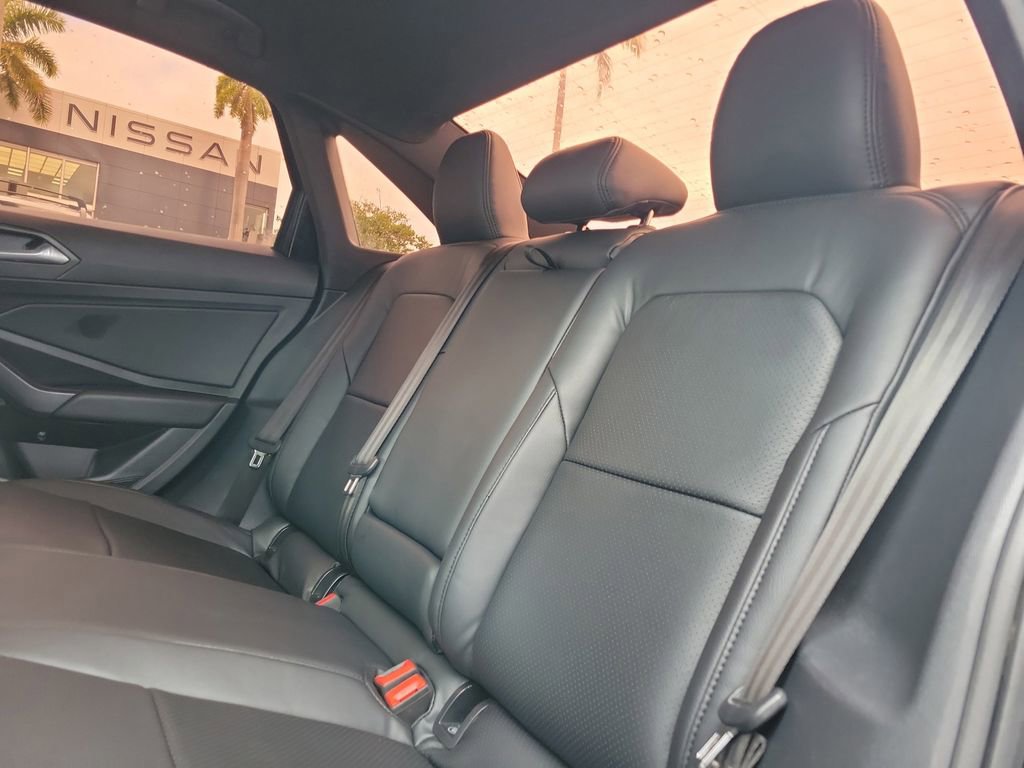 Used 2019 Volkswagen Jetta R-Line image 14