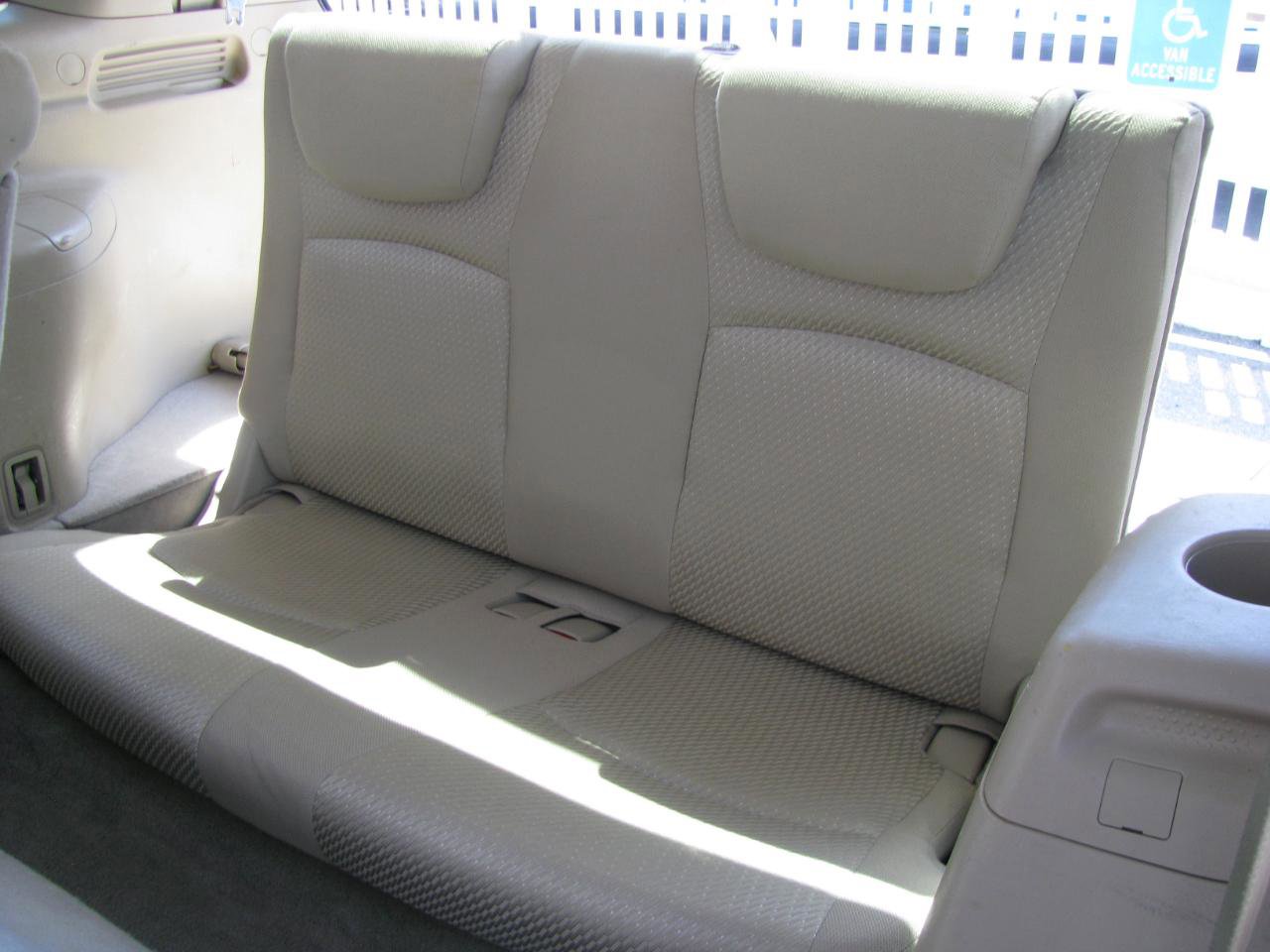 Used 2004 Toyota Highlander 4dr 4-Cyl (Natl) image 12