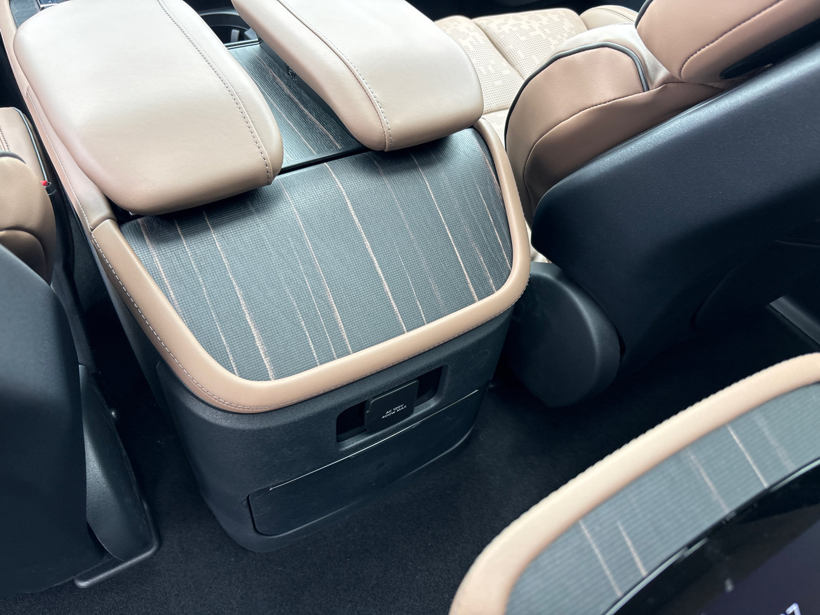 New 2026 Lincoln Navigator L Black Label AWD/4WD image 32