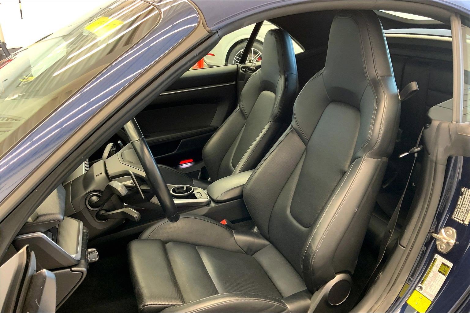 Used 2022 Porsche 911 Cabriolet image 4