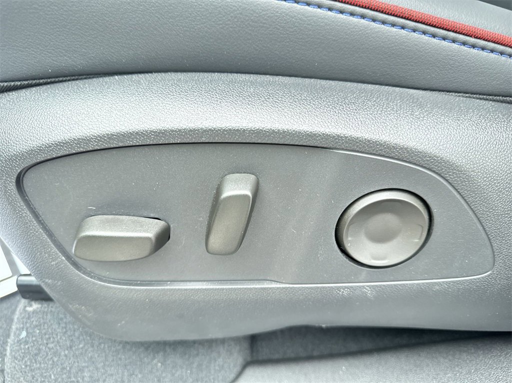 New 2024 Chevrolet Silverado EV RST image 18