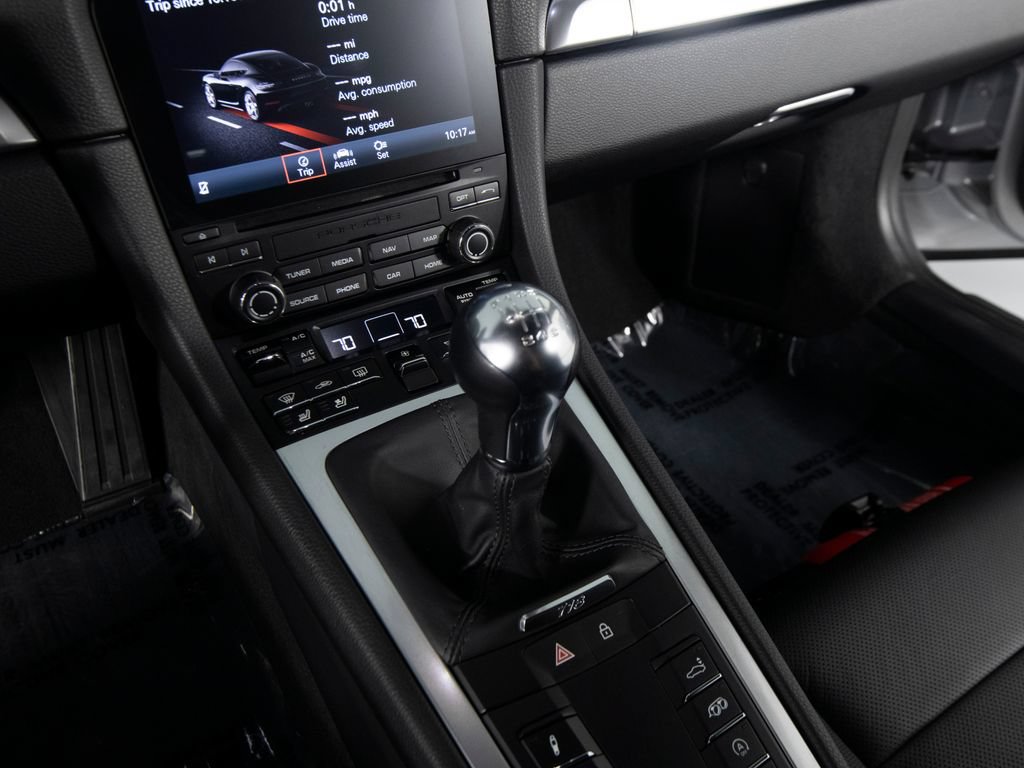 Certified 2024 Porsche 718 Cayman S RWD image 31