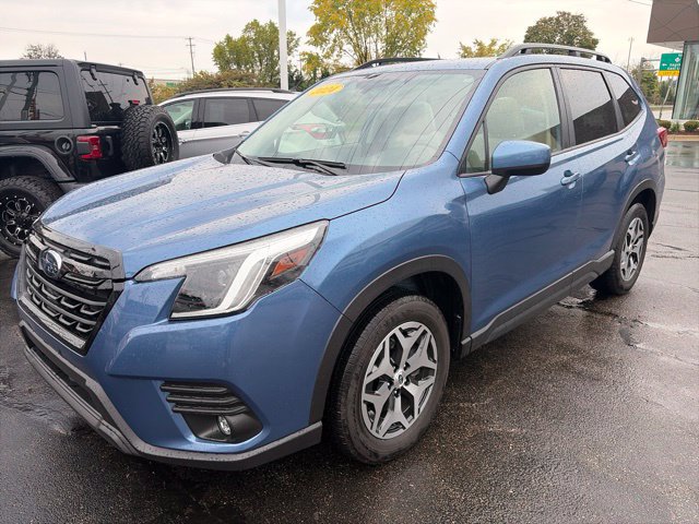 Used 2024 Subaru Forester Premium w/ Pop Package 2