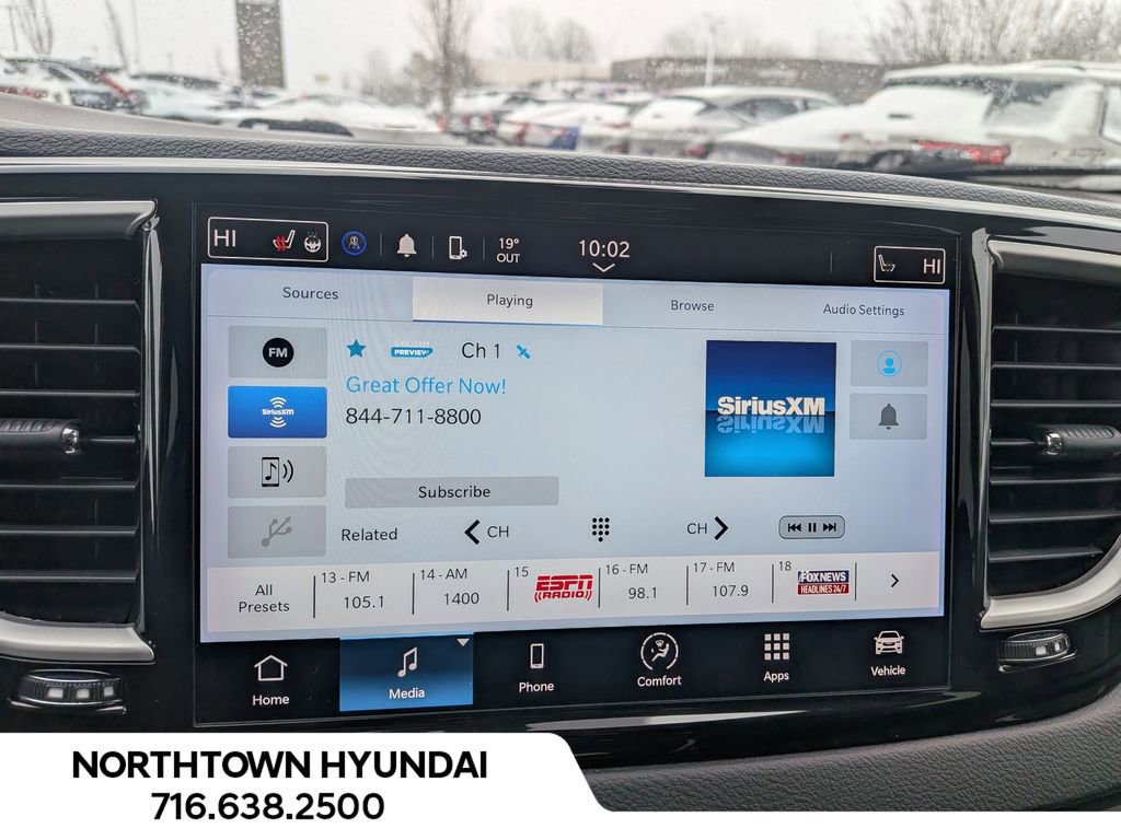 Used 2024 Chrysler Pacifica Touring-L image 20