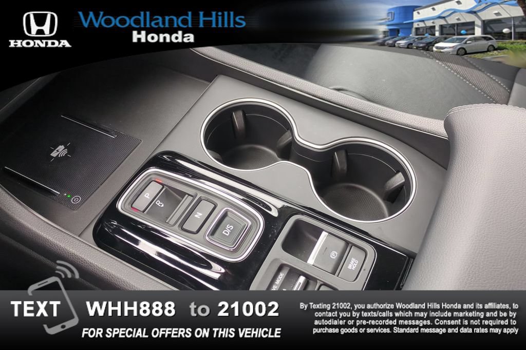 Used 2025 Honda Pilot Touring image 17
