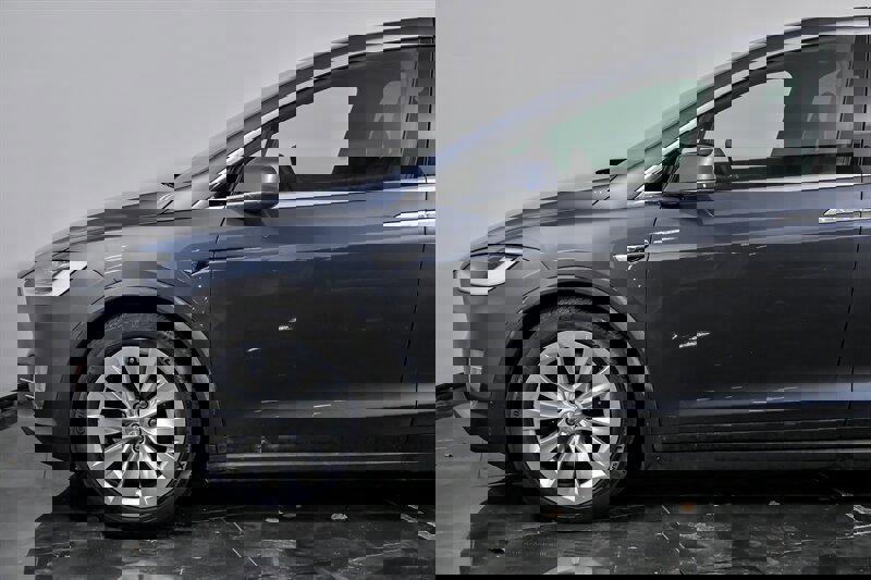 Used 2016 Tesla Model X 75D image 6