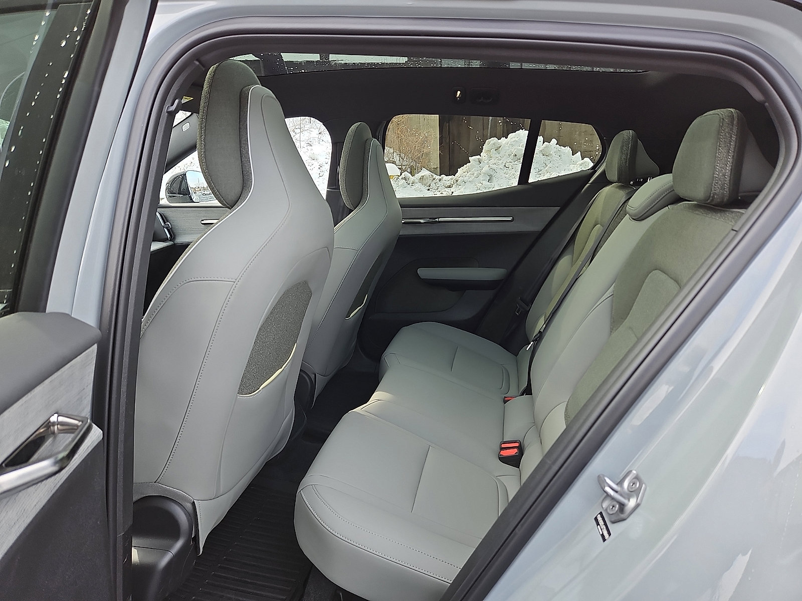 New 2026 Volvo EX30 Cross Country Ultra w/ Protection Package Premier AWD/4WD image 8